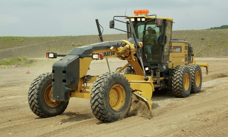 Komatsu America Corp. introduces the new GD655-7 motor grader