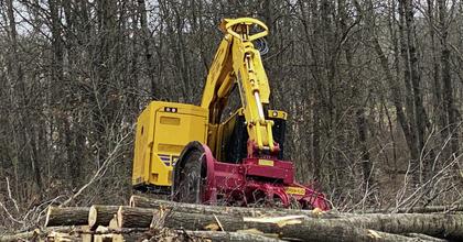 XT430-5 tracked feller buncher | Komatsu